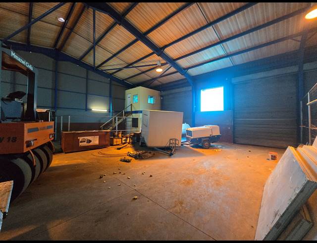 1,900M² FACTORY TO LET IN MOREHILL